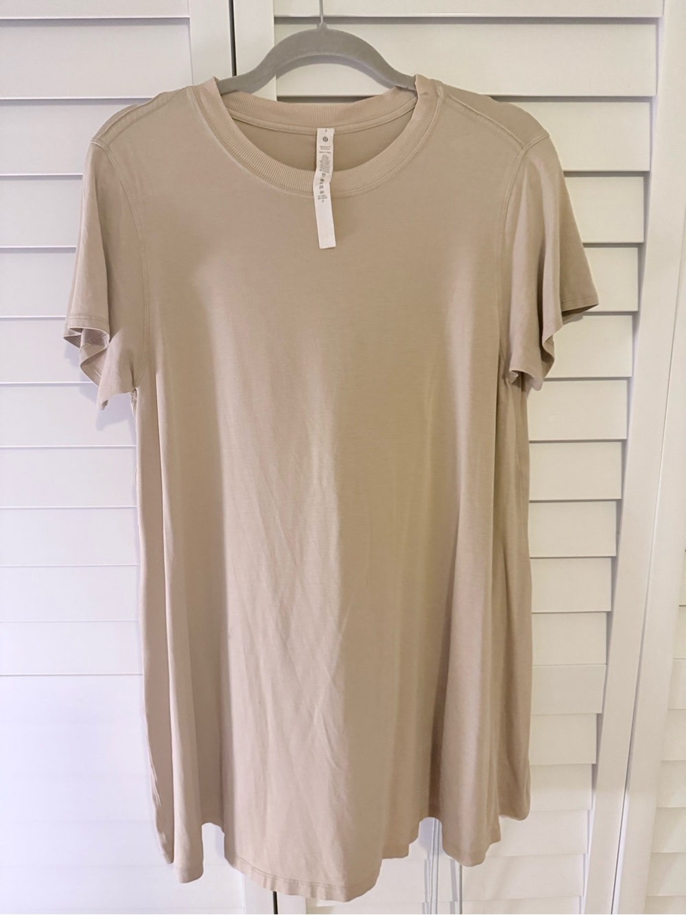 Lululemon Sleeve Swing Tee in Beige